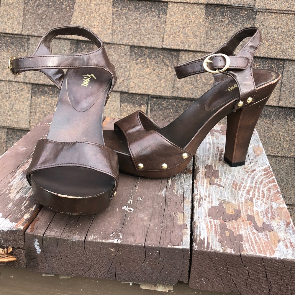 Fioni high heel sandals
